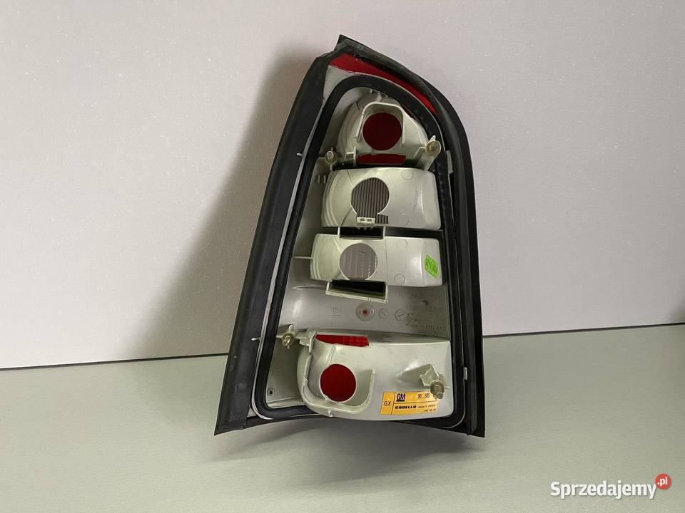 OPEL VECTRA B PRAWA LAMPA TYŁ Ostroróg