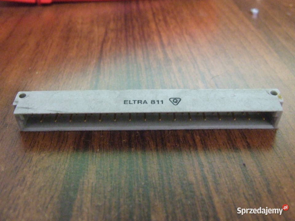 Gniazdo ELTRA 811 ZŁOTE