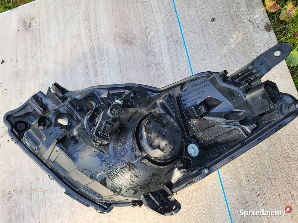 Toyota Yaris III Lampa przód prawa WYSYŁKA Pobiedziska