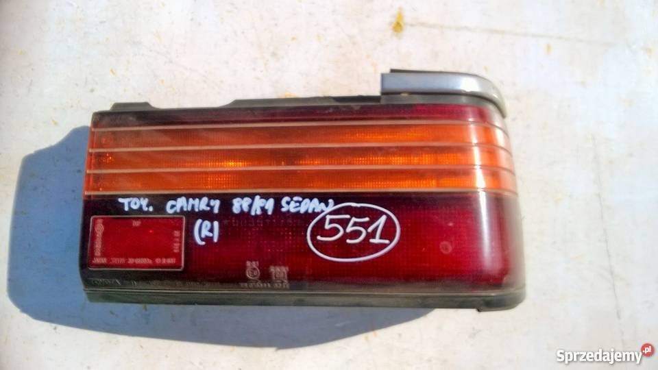 TOYOTA CAMRY SEDAN 1989 1991 LAMPA TYŁ PRAWA Wrocław