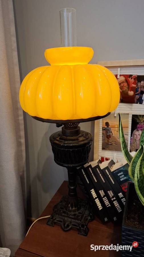 Lampa naftowa elektryczna