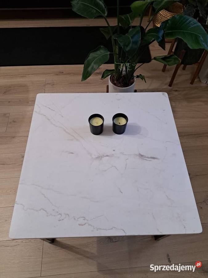 Stolik z naturalnego kamieniamarmuru Reguły sprzedam