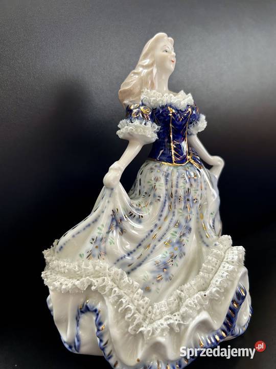 Komplet porcelanowych figurek dam dworu Zbrosławice