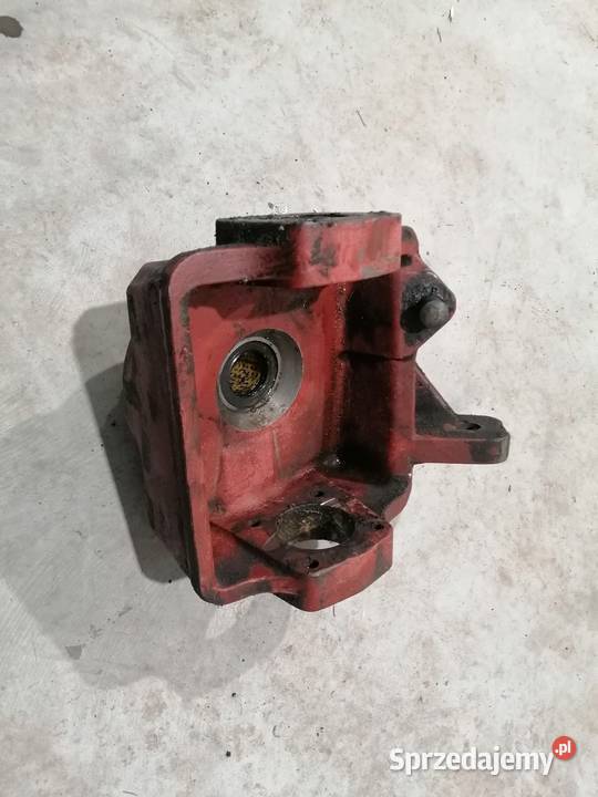 Zwrotnica lewa Massey Ferguson 305030603065 małopolskie Andrychów