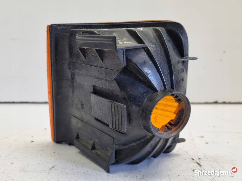 Vw Passat B3 PRAWY PRZEDNI KIERUNKOWSKAZ przód Rudka