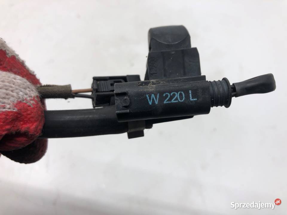 DYSZE SPRYSKIWACZY Z MASKI MERCEDES C215 9906 osobowe