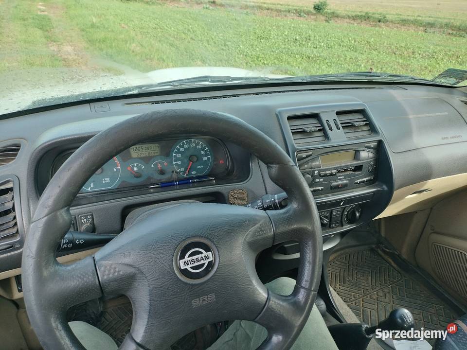 Nissan Terrano 27 diesel 100 przebieg 100000km