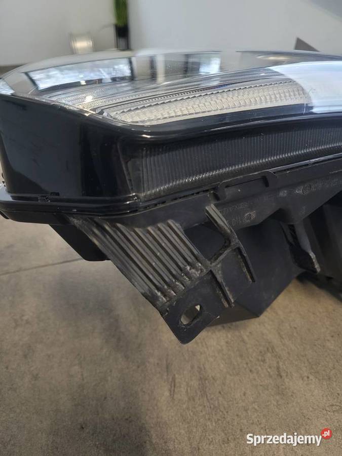 Lampa Reflektor prawa 260105567R Master IV 2019 Lampy przednie Kończyce Małe