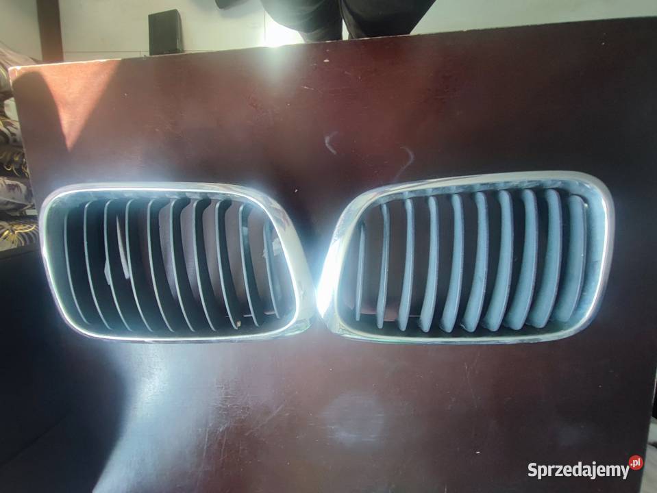 Atrapa Gril żeberka e46 stan idealny