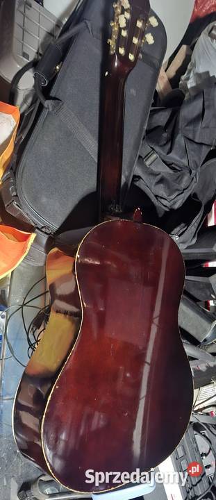 Gitara akustyczna z pokrowcem Wadowice