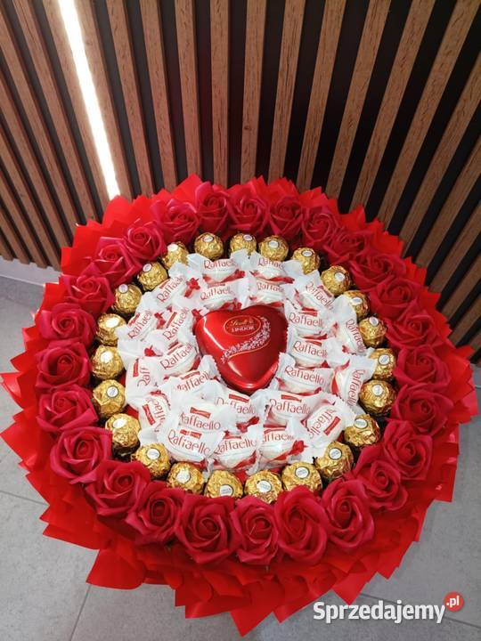 Duży bukiet z róż mydlanych i cukierków Rafaello wielkopolskie Konin