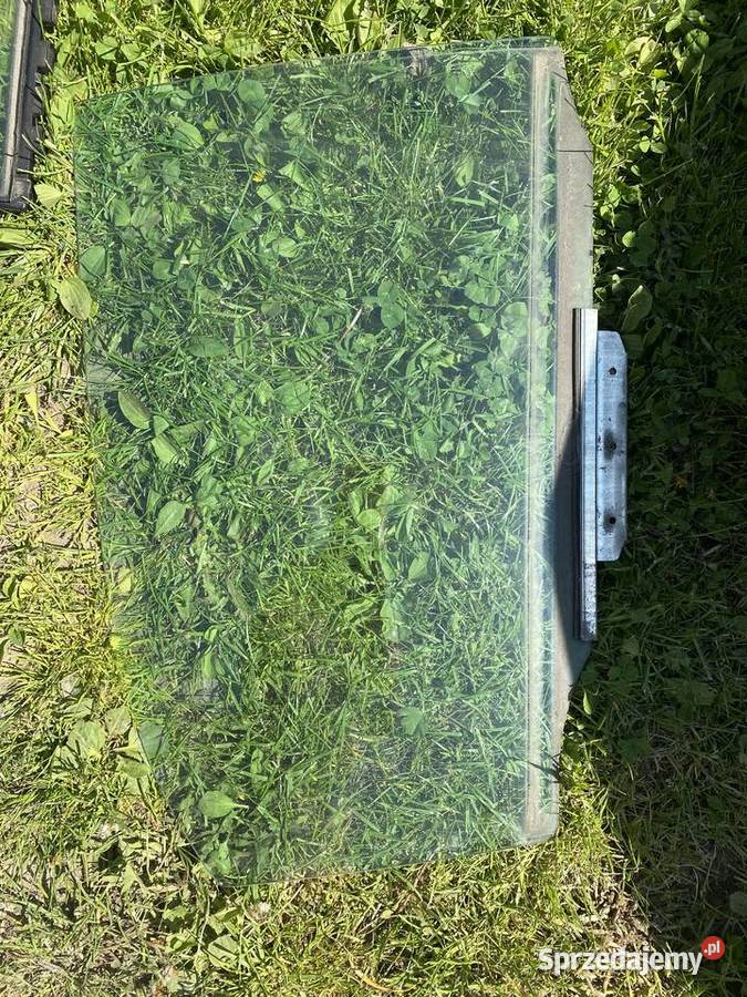 Szyba drzwi prawy tył sedan