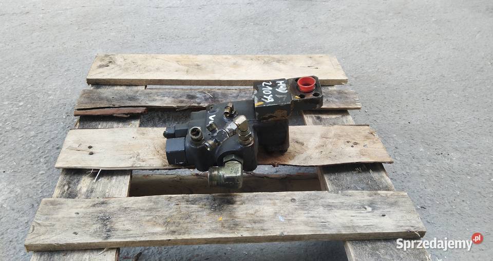 5 WYJŚĆ KOSTKA ZAWÓR ZAMEK HYDRAULICZNY VOLVO Kielce sprzedam