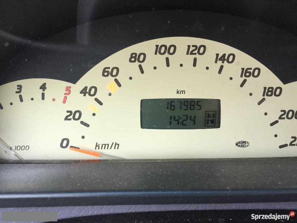 Mercedes A 170 srebrny