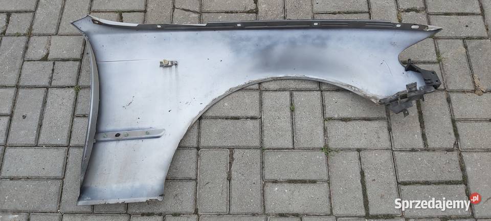 BMW E46 błotnik przedni prawy srebrny 2004r części blacharskie Skarżysko-Kamienna
