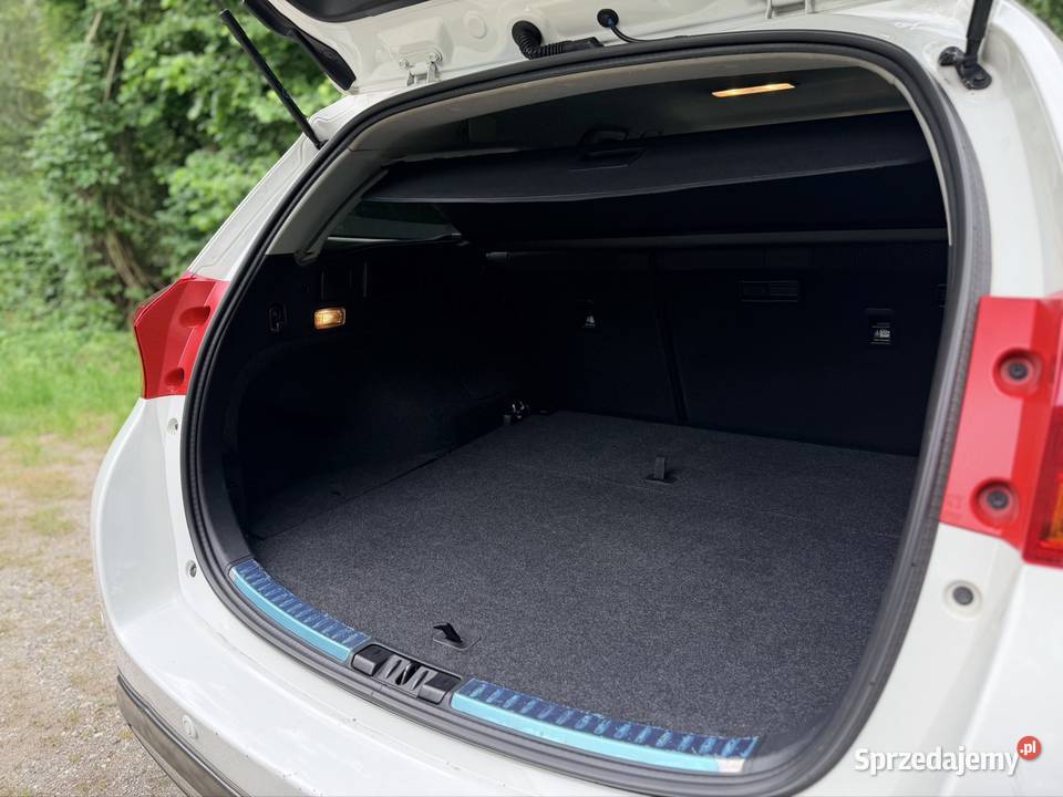 Toyota Auris Touring Sports 18 Hybrid 2014 biały małopolskie