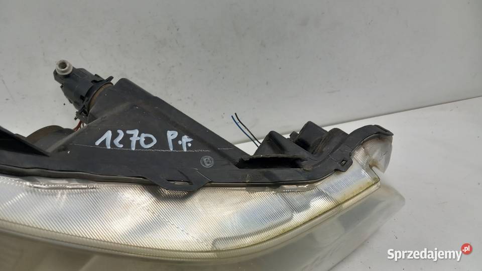 SUZUKI SX4 LAMPA PRZÓD PRAWA