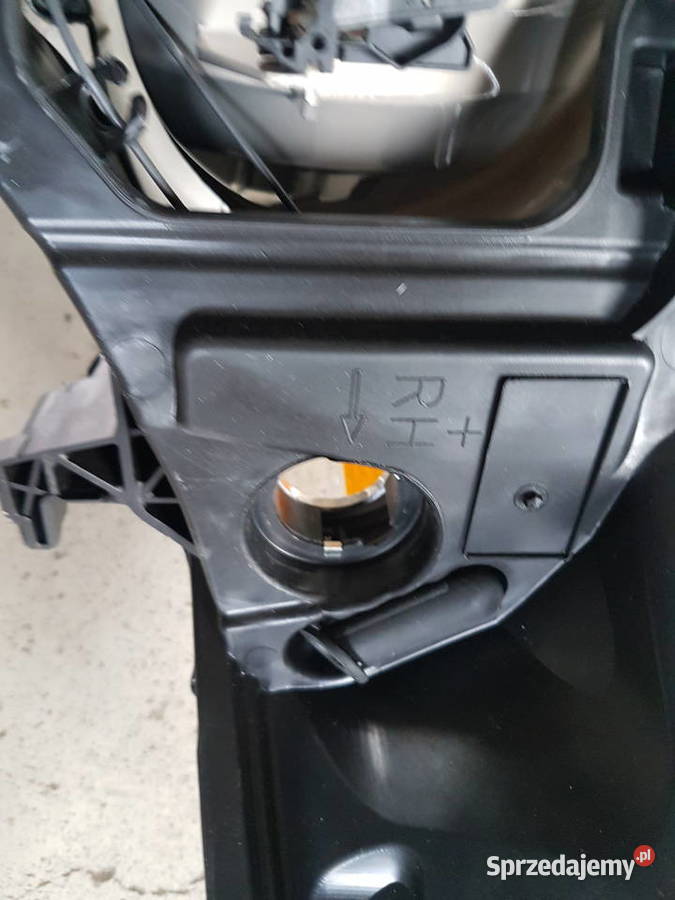 FORD MONDEO IV REFLEKTOR PRAWY LAMPA PRAWA Lampy przednie Turkowice