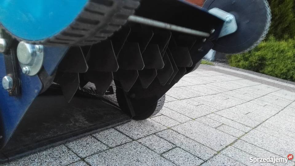 Wertykulator spalinowy Einhell BGSC 2240P z Lubin