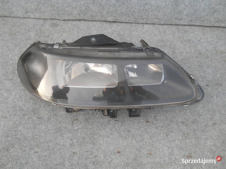 RENAULT LAGUNA I LIFT LAMPA PRAWA Siechnice