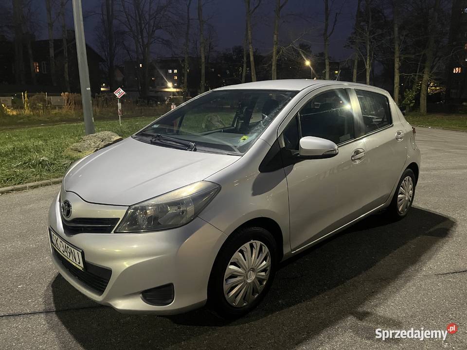 Yaris 2015r 10 benzyna Salon Polski Będzin