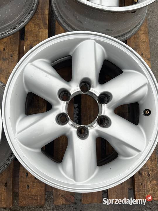 Alufelgi Nissan Terrano II R20 16 6x1397 ET25 Ładawy sprzedam