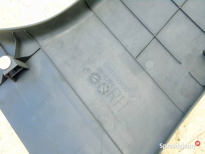 OSŁONA SŁUPKA ŚRODKOWEGO PRAWA TOYOTA AVENSIS Sosnowiec