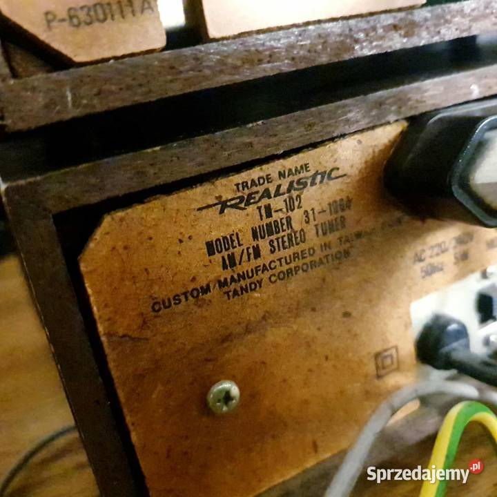 Realistic mini wieża z kolumnami vintage Leżajsk