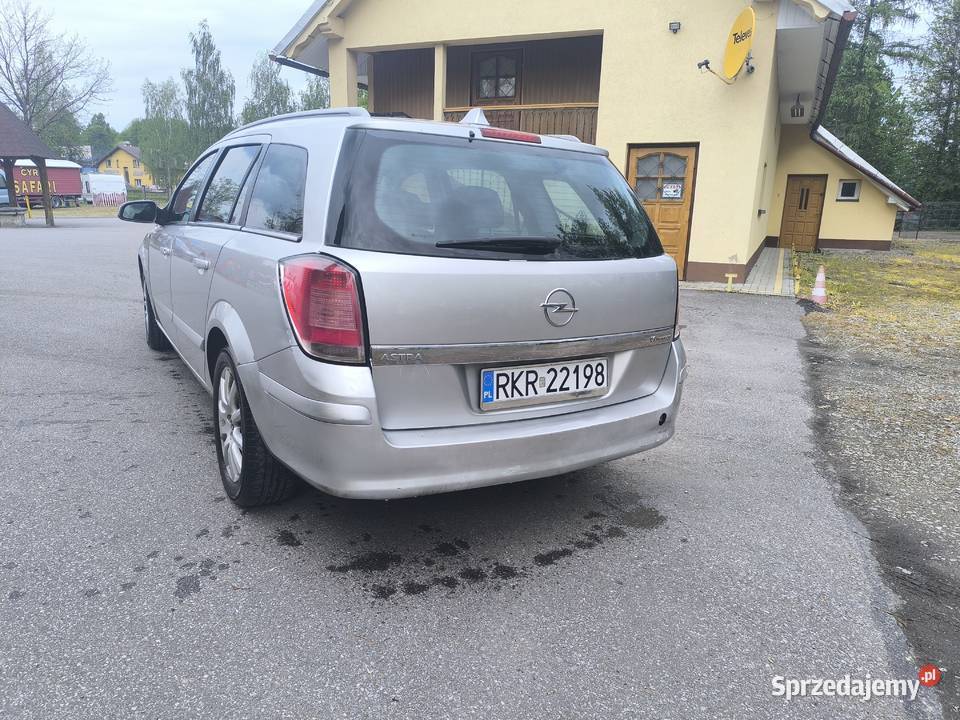 sprzedam opla astrę 16 benzyna Brzozów