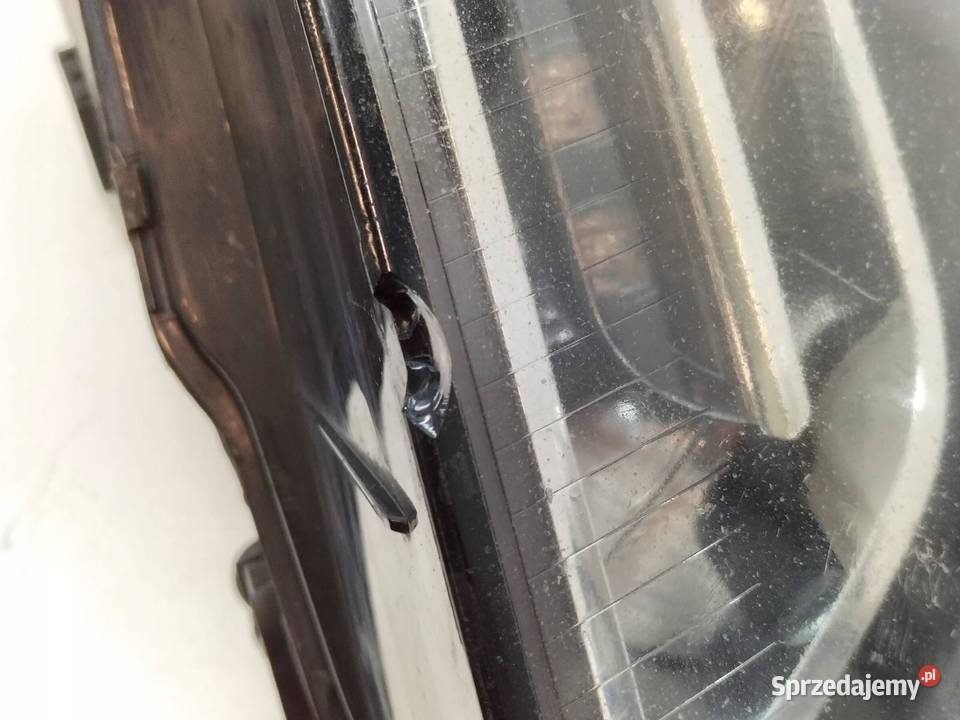 LAMPA PRZÓD PRAWA XENON EUROPA 8K0941004S Audi Rok produkcji 2011