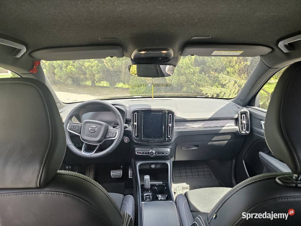 Volvo xc 40 2022r 15 plugin 211 koni wersja Grodzisk Wielkopolski