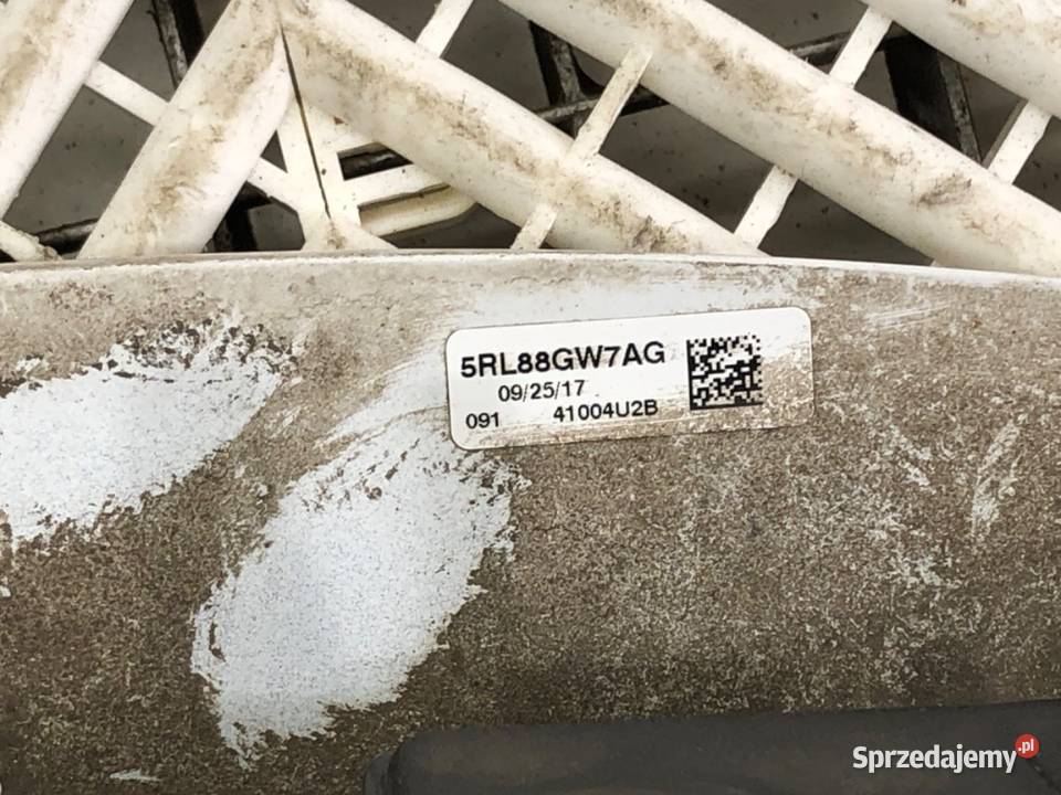 LISTWA KLAPY TYŁ CHRYSLER PACIFICA Minivan sprzedam