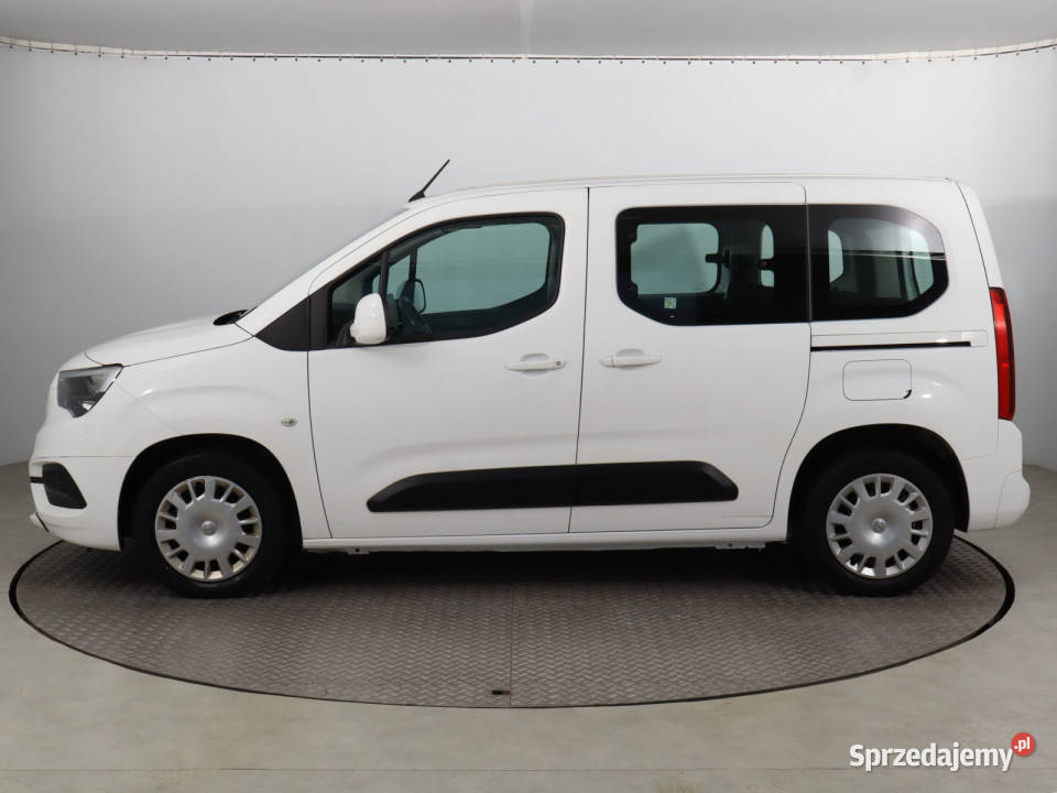 Opel Combo 15 CDTI pełny VAT Bielany Wrocławskie