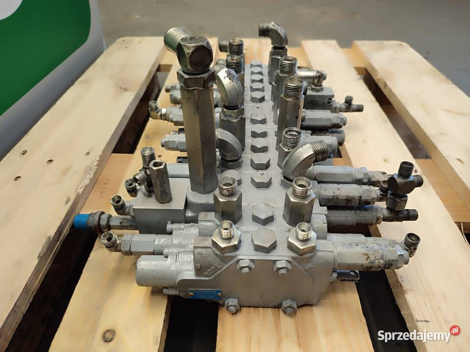 Rozdzielacz hydrauliczny 172B3574120 Yanmar VIO Pozostałe
