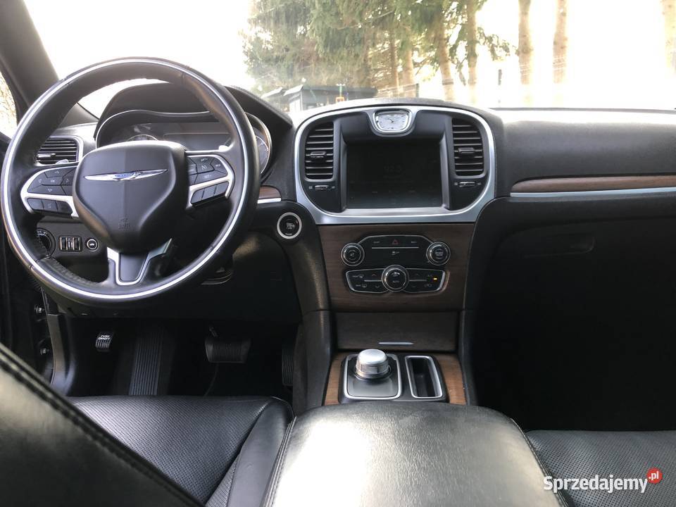 Chrysler 300C 36 AWD 4x4 PLATINUM 2016r Rok produkcji 2016 300C Pogorzelica