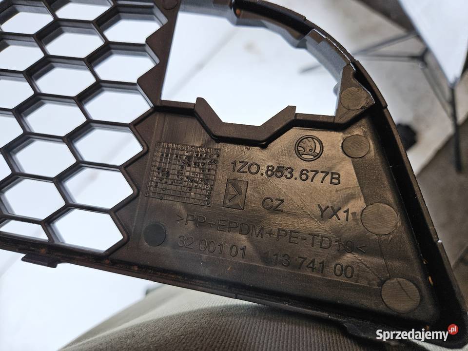 SKODA OCTAVIA II SCOUT KRATKA ŚRODKOWA ZDERZAKA wielkopolskie Międzychód