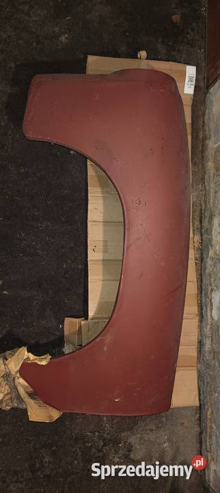 Błotnik lewy nowy do Syreny 105 Bosto R20 Rok produkcji 1983 Zabrze