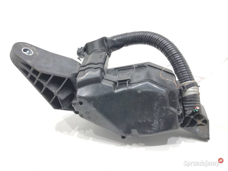 SKRZYNKA BEZPIECZNIKÓW TOYOTA COROLLA E21 osobowe