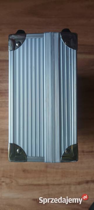 Sprzedam walizkę kosmetyczna pustą Lubin