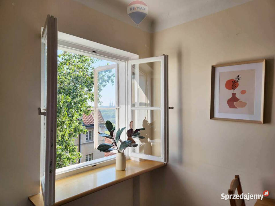 STARE MIASTO WARTOŚĆ KTÓRA ROŚNIE Rok budowy 1952 Sprzedaż Warszawa