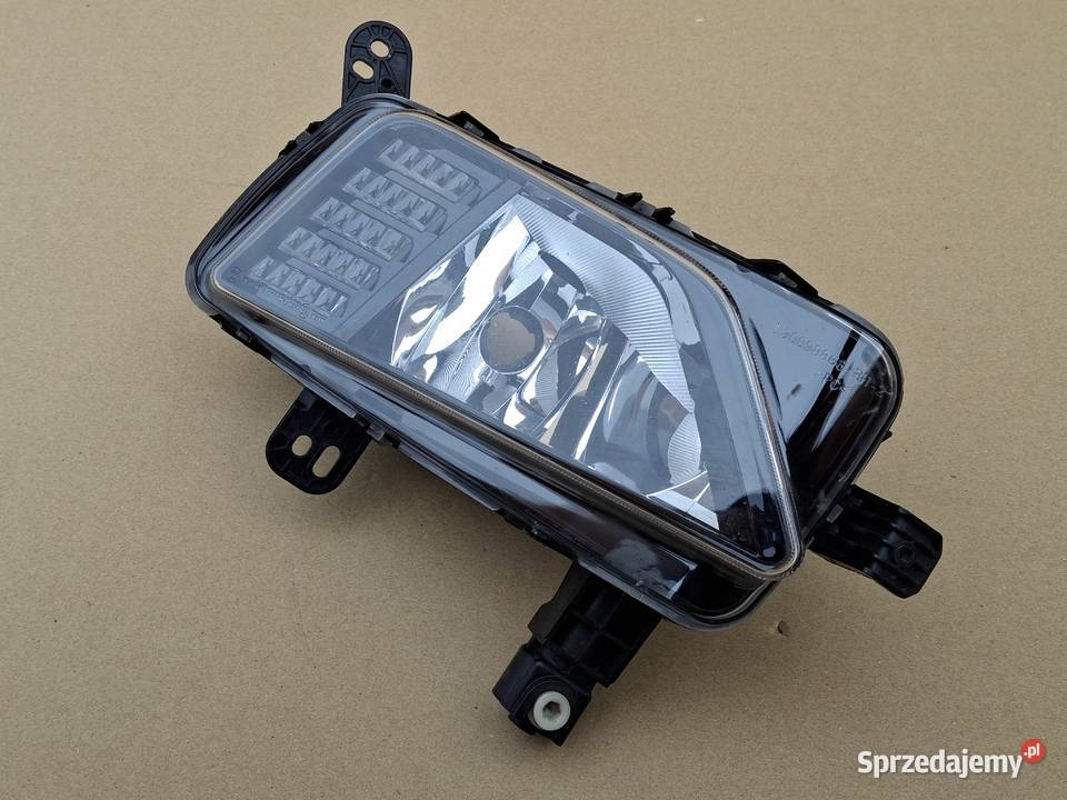 VW POLO VI 2G HALOGEN PRAWY LED LAMPA PRAWA Bieleń