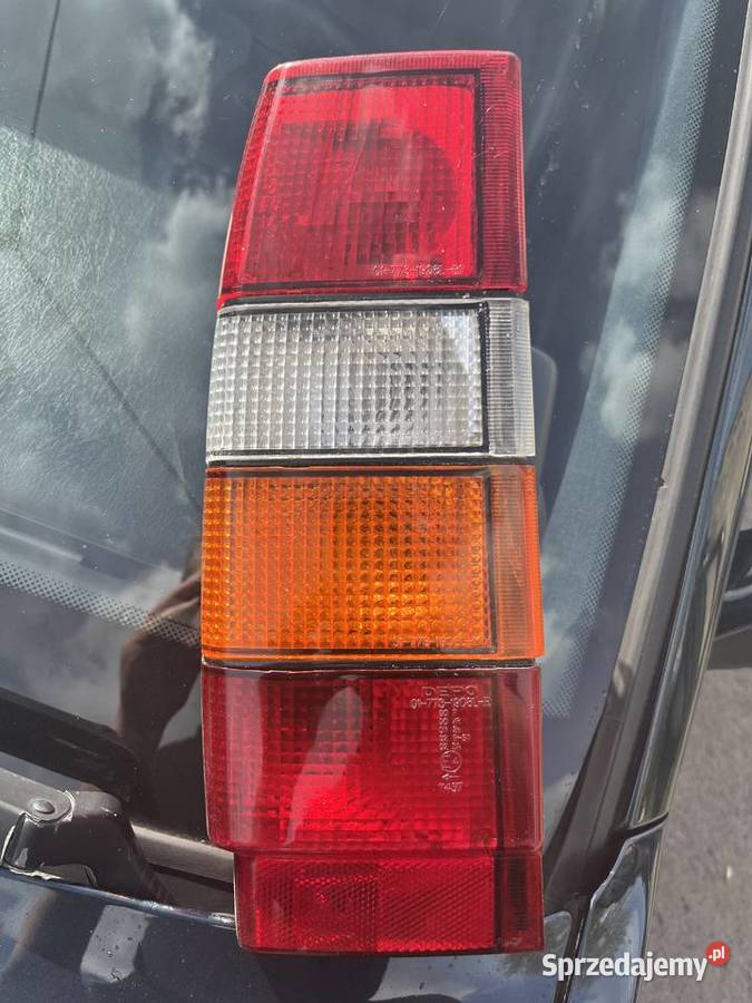 Lampa tylna lewa Volvo 940 960 kombi Ruda Śląska