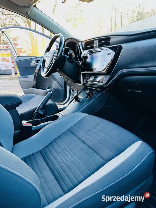 Toyota Auris Hatchback 2017 HYBRID 135 PREMIUM