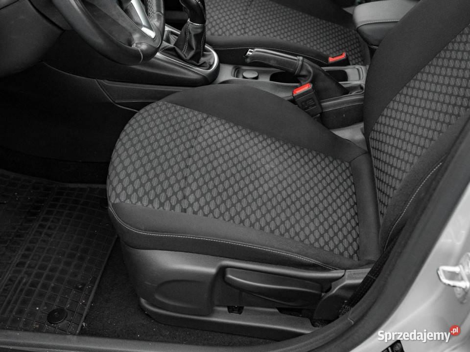 Opel Astra GD449YV12 T Edition 2 stref klima Astra