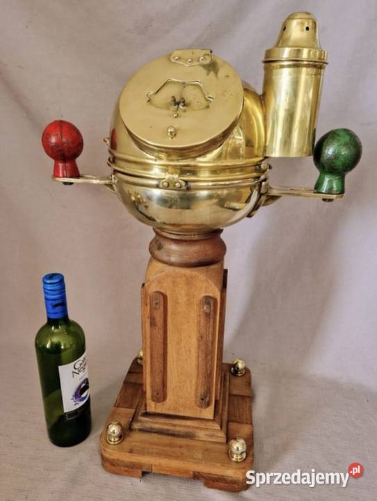 Naktuz z kompasem kompas