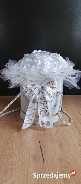 Flower box Prezent na Pierwszą Komunię Świętą Kompozycje kwiatowe Warszawa sprzedam
