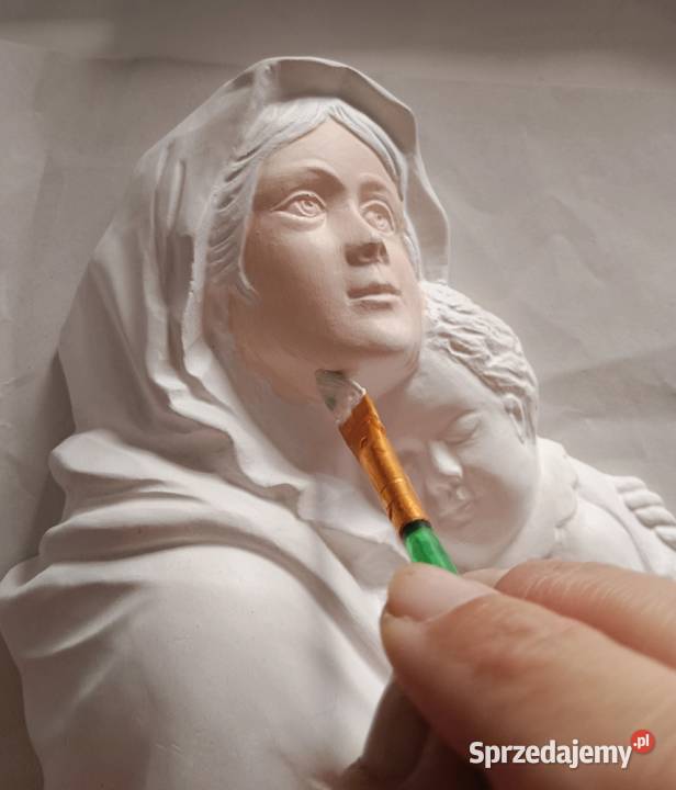 Ręcznie malowana płaskorzeźba Madonna z