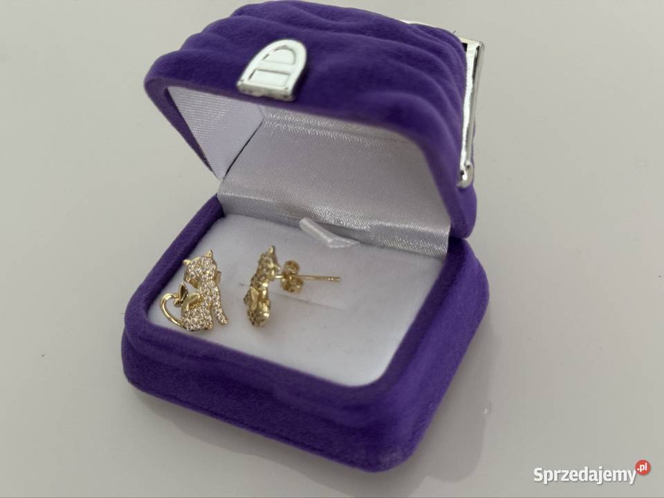 Złote kolczyki kotki z kokardką błyszczące mazowieckie