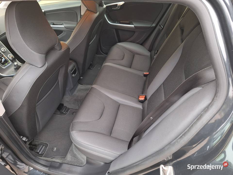 Volvo V60 ksenony 160 20 D3 5 cylindrów lubelskie Zamość