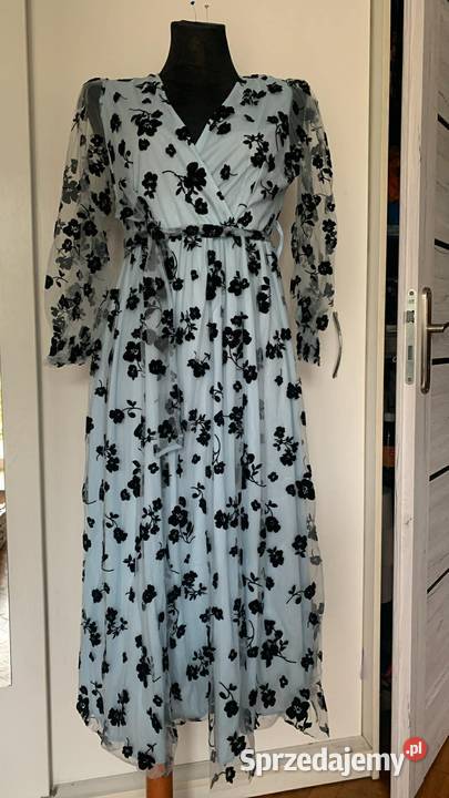 Piękna sukienka błękitna Boguchwała sprzedam